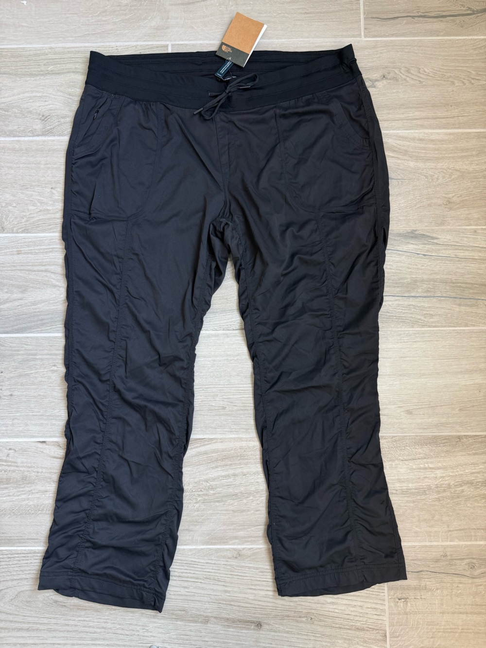 New The North Face Aphrodite 2.0 Pants Womens 3XL Short Black Hiking Travel